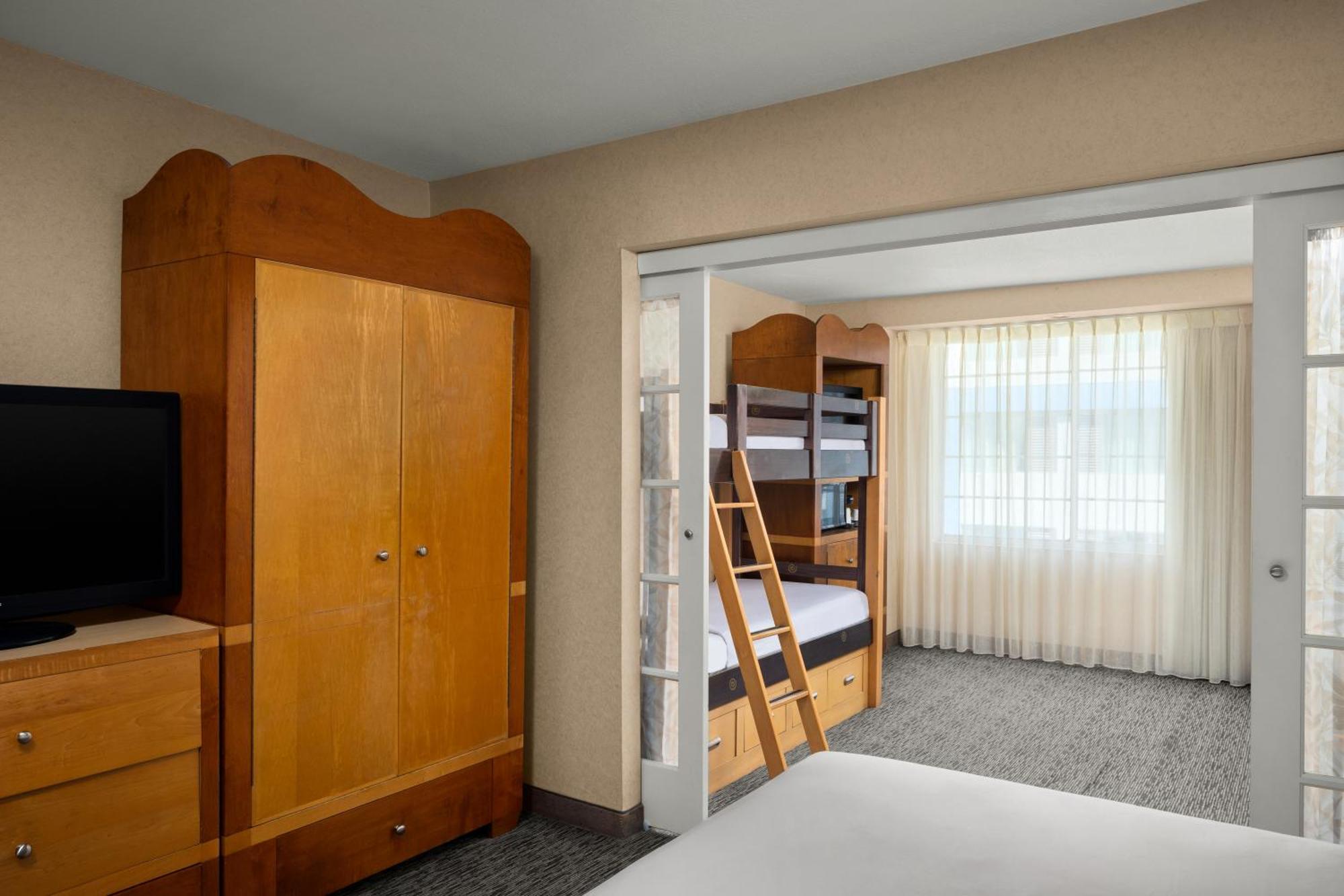 Anaheim Portofino Inn & Suites Dış mekan fotoğraf