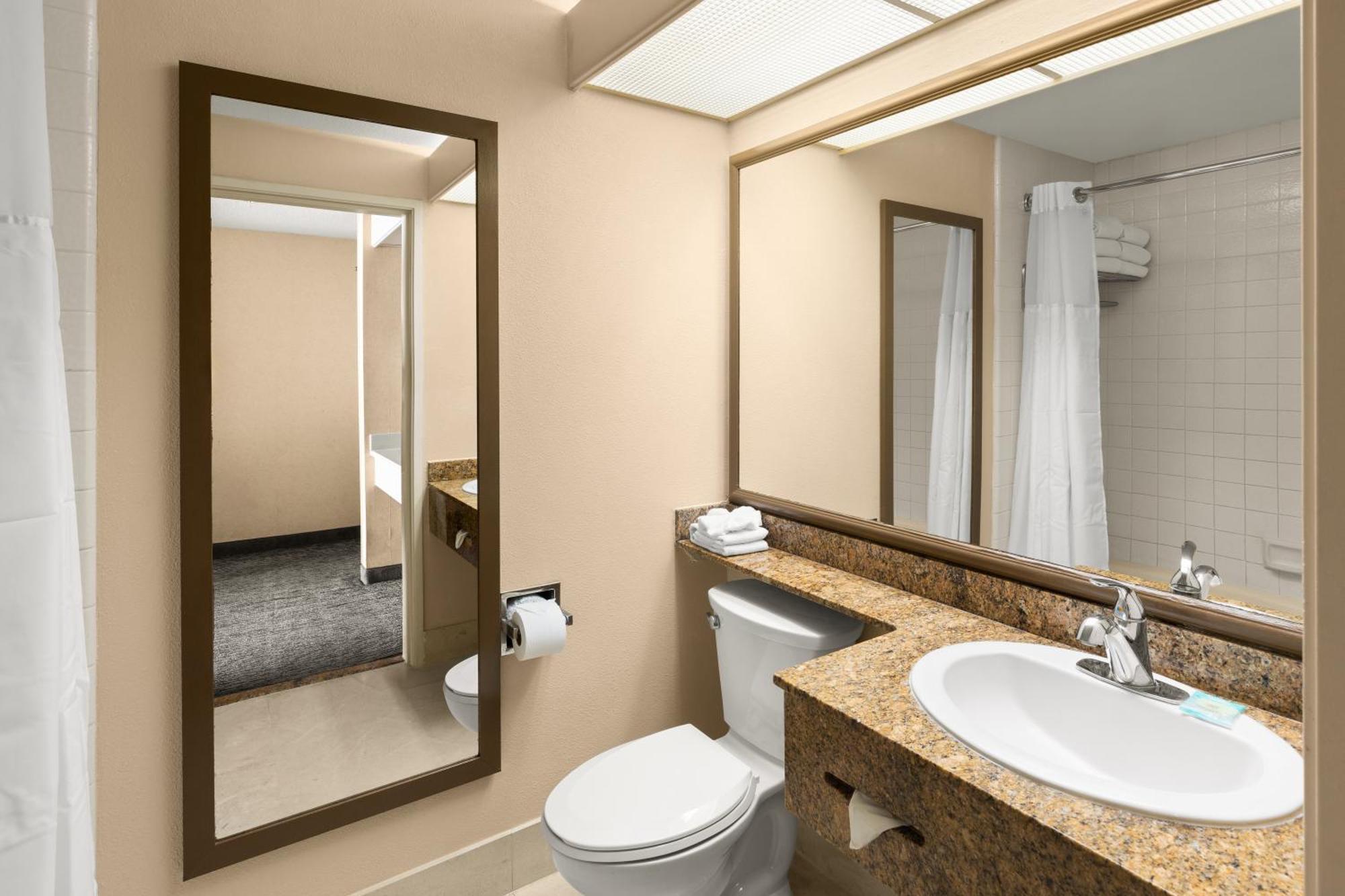 Anaheim Portofino Inn & Suites Dış mekan fotoğraf